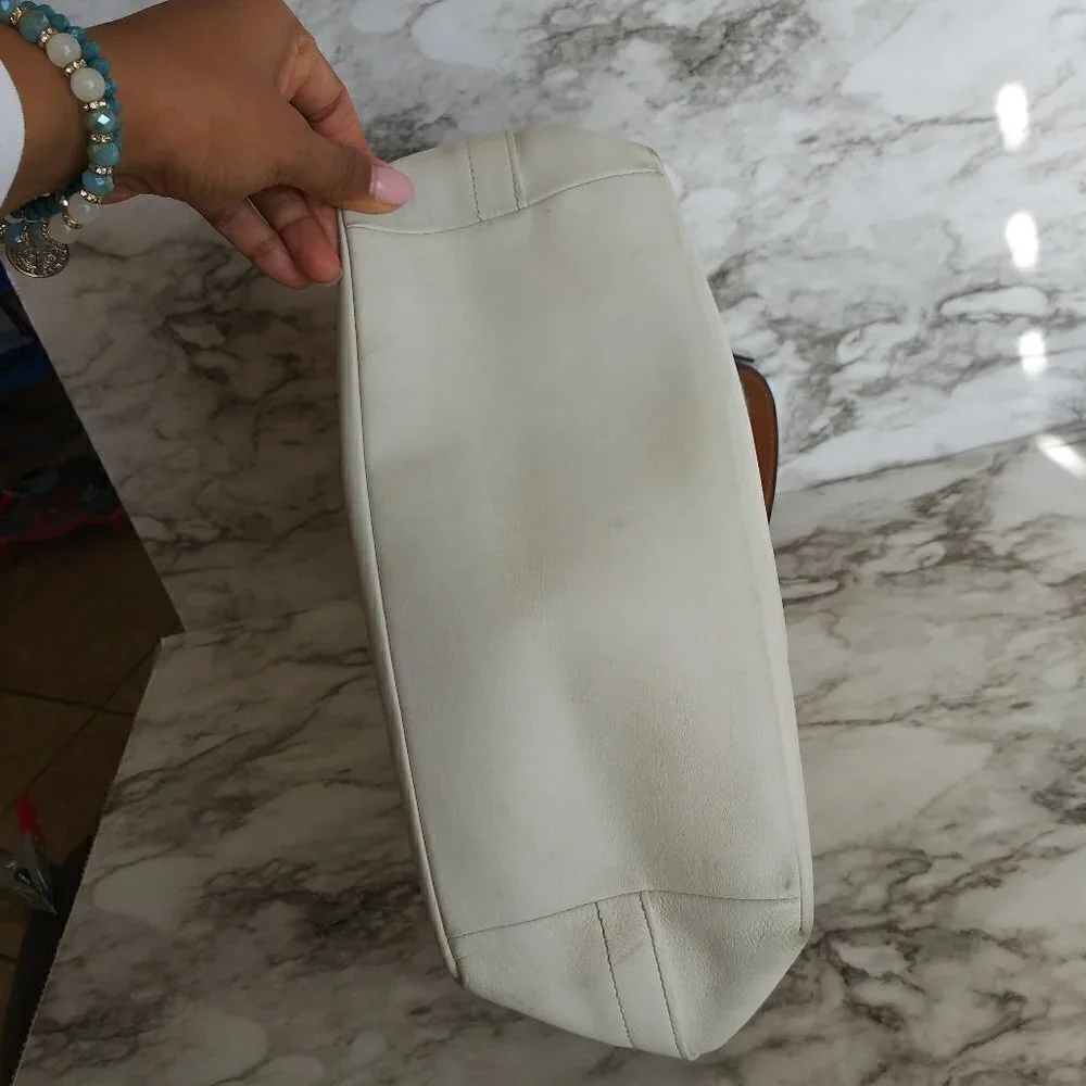 COACH tan/white shoulder bags - Picture 10 of 16